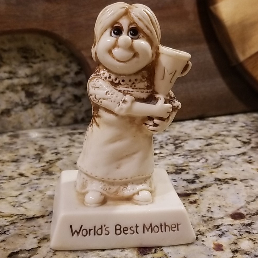 Worlds Best Mother vintage resin figurine!